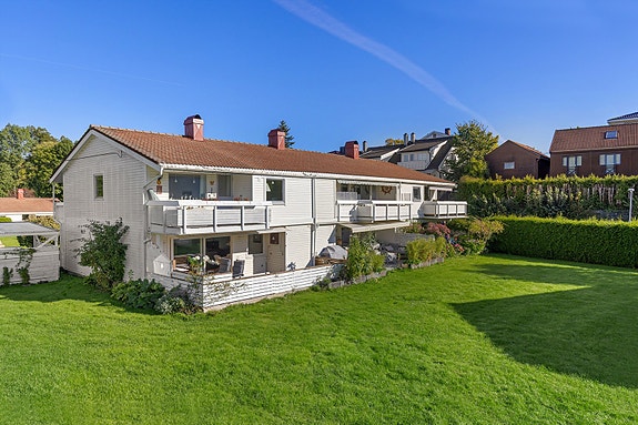 Velkommen til Conrad Hemsens vei 15C, en lekker og oppusset 3-roms med trappefri adkomst. Borettslaget er for frimurere over 55 år (foto Petter Tanum)