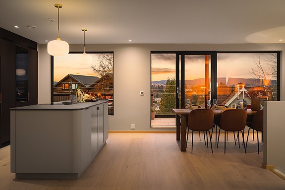 Velkommen til Haneborgveien 50A - Ta kontakt med Lars Espen Storebø på tlf. 99161972 for avtale om privatvisning.