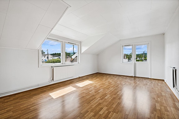 Stue med utgang til balkong