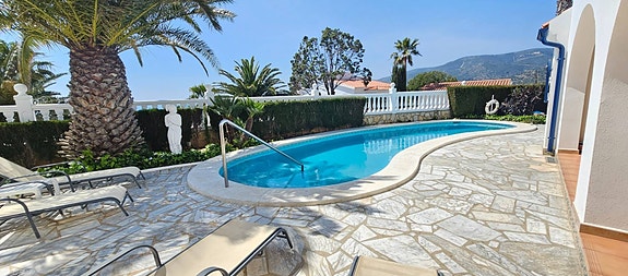 Stilfull villa med panoramautsikt og privat basseng - Kun 300 meter fra stranden i Peñíscola