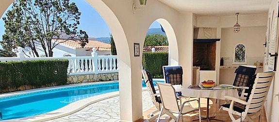 Stilfull villa med panoramautsikt og privat basseng - Kun 300 meter fra stranden i Peñíscola