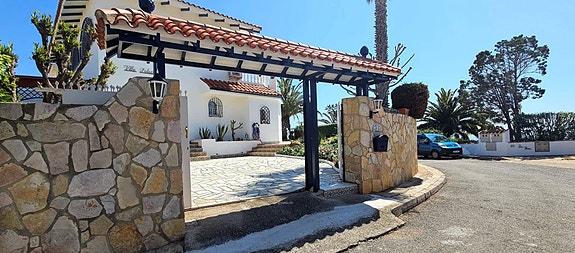 Stilfull villa med panoramautsikt og privat basseng - Kun 300 meter fra stranden i Peñíscola