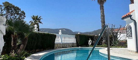 Stilfull villa med panoramautsikt og privat basseng - Kun 300 meter fra stranden i Peñíscola