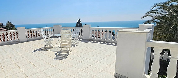 Stilfull villa med panoramautsikt og privat basseng - Kun 300 meter fra stranden i Peñíscola