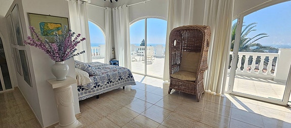 Stilfull villa med panoramautsikt og privat basseng - Kun 300 meter fra stranden i Peñíscola