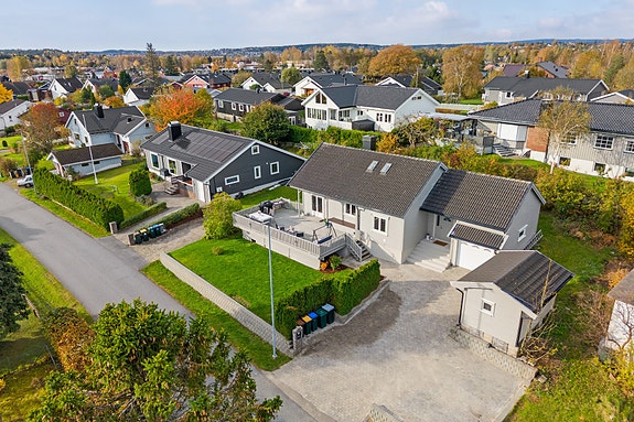 EIE Tønsberg v/Hanna Sundby presenterer Buskveien 7! Foto: BK Foto (Bjørn Kjærra)