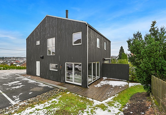 Velkommen til Snekkerstubakken 10B på Borgenhaugen!