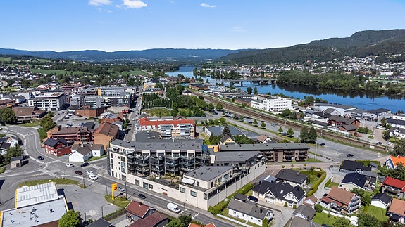 Fra denne boligen har du gangavstand til alt.