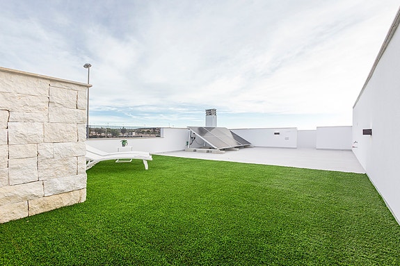 Nye eneboliger på ett plan med stor takterrasse og privat basseng - Vistabella Golf