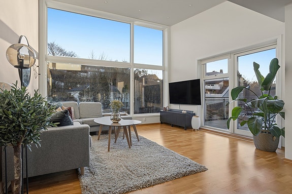 Velkommen til Øvre Fyllingsveien 121 - presentert av Line Jeanette Hyseth Heggelund v/DNB Eiendom