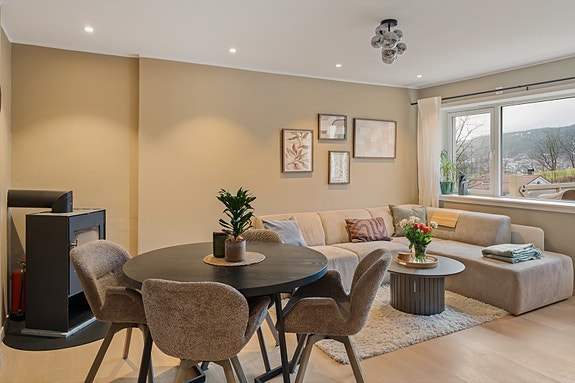 Aktiv Eiendomsmegling v/Ola Øverland har den store gleden av å presentere Nattlandsveien 51. Foto: Quinn, Petter Tran