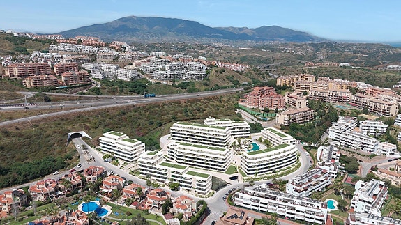 Ny moderne leilighet | Romslig terrasse | Nær golf  og moderne fellesområder