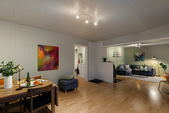 Velkommen til Reinert Svendsens gate 10, presentert av Inger Helene Simensen. Foto: Pil Branding (Kim Rognmo)