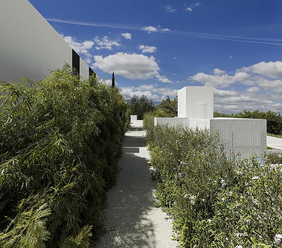 Nyhet! Bolig på ett plan med privat hage | 2 soverom | Parkering og mulighet for bod