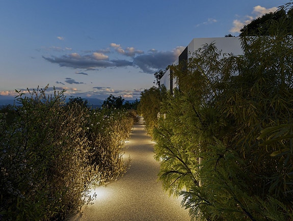 Nyhet! Bolig på ett plan med privat hage | 2 soverom | Parkering og mulighet for bod