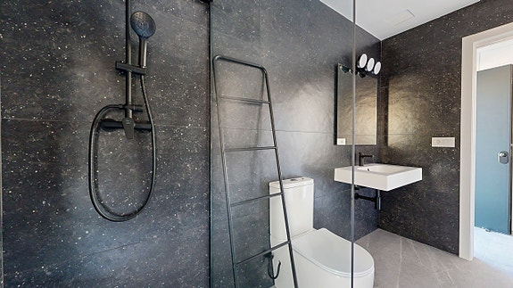 Ny moderne villa med 3 soverom og stor uteplass | Privat basseng og takterrasse