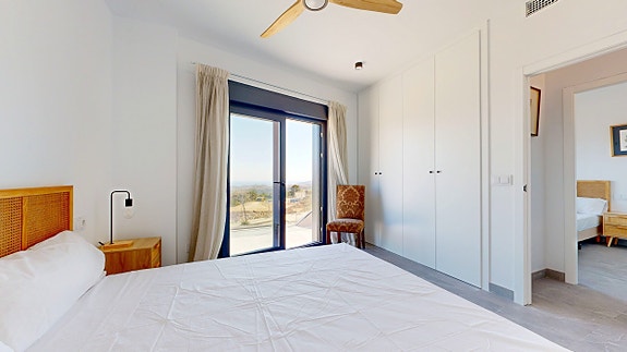 Ny moderne villa med 3 soverom og stor uteplass | Privat basseng og takterrasse