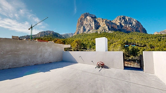 Ny moderne villa med 3 soverom og stor uteplass | Privat basseng og takterrasse