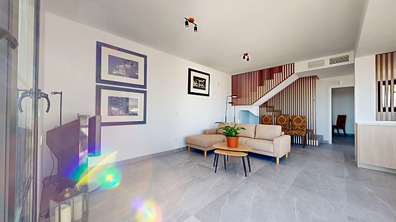 Ny moderne villa med 3 soverom og stor uteplass | Privat basseng og takterrasse