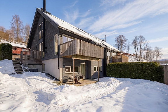 Camilla Bjerke Olsen i Nordvik Sandvika ønsker velkommen til Ringeriksveien 214C! Foto: Chris Borowiak