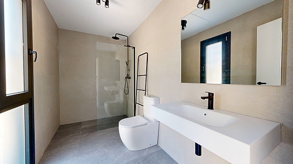 Nybygg rekkehus / tomannsbolig med 3 soverom, privat basseng og takterrasse