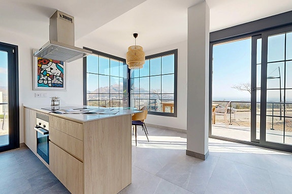 Ny moderne villa med 3 soverom og stor uteplass | Privat basseng og takterrasse