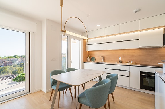 Nydelige rekkehus med 4 soverom og 3 bad | Flotte fellesområder med basseng