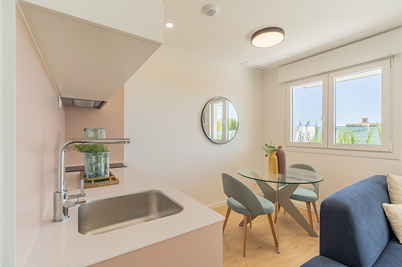 Nydelige rekkehus med 4 soverom og 3 bad | Flotte fellesområder med basseng