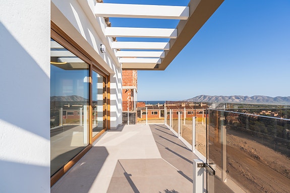 Nydelige rekkehus med 4 soverom og 3 bad | Flotte fellesområder med basseng