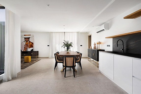 Nybygg! Villa med 4 soverom i lukket anlegg | Privat basseng, takterrasse og uteområder