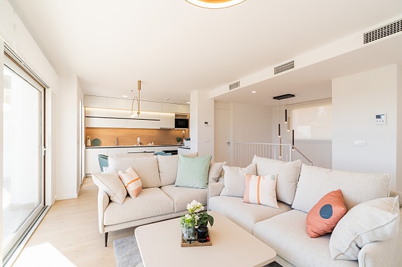 Nydelige rekkehus med 4 soverom og 3 bad | Flotte fellesområder med basseng