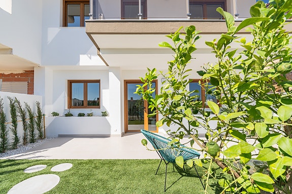 Nydelige rekkehus med 4 soverom og 3 bad | Flotte fellesområder med basseng