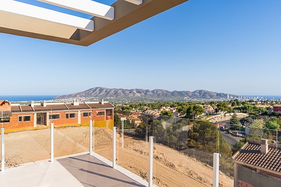 Nydelige rekkehus med 4 soverom og 3 bad | Flotte fellesområder med basseng