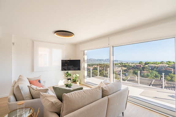 Nydelige rekkehus med 4 soverom og 3 bad | Flotte fellesområder med basseng