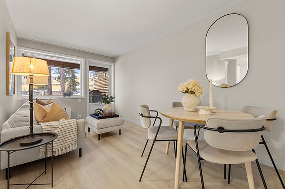 Nedre Skogvei 7 A presenteres av Mekleriet ved Jeanette Risberget Bertoia. Foto: Mads Petter Karlsen/Shuttr Eiendomsfoto.