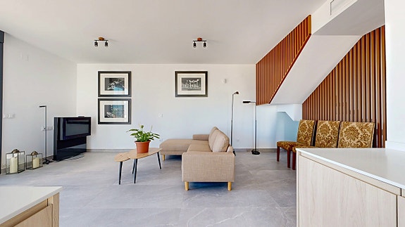 Nybygg - Romslig villa med 3 soverom og stor underetasje | Privat basseng og takterrasse