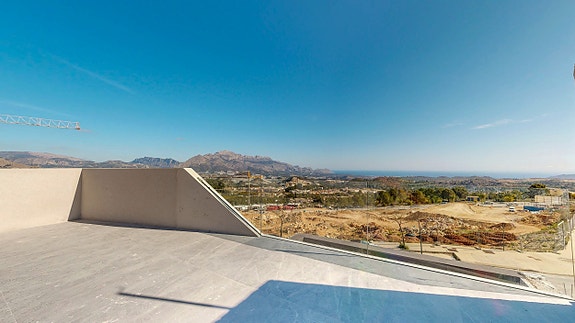 Nybygg - Romslig villa med 3 soverom og stor underetasje | Privat basseng og takterrasse