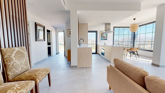 Nybygg - Romslig villa med 3 soverom og stor underetasje | Privat basseng og takterrasse