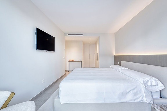 Lekker penthouse med 4 soverom, stor takterrasse og jacuzzi | Sentralt i San Pedro