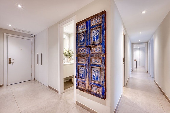 Lekker penthouse med 4 soverom, stor takterrasse og jacuzzi | Sentralt i San Pedro