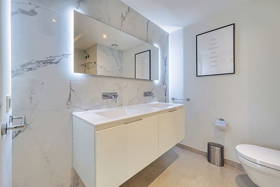 Lekker penthouse med 4 soverom, stor takterrasse og jacuzzi | Sentralt i San Pedro