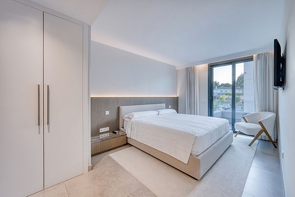 Lekker penthouse med 4 soverom, stor takterrasse og jacuzzi | Sentralt i San Pedro