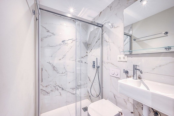 Lekker penthouse med 4 soverom, stor takterrasse og jacuzzi | Sentralt i San Pedro