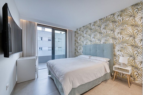 Lekker penthouse med 4 soverom, stor takterrasse og jacuzzi | Sentralt i San Pedro