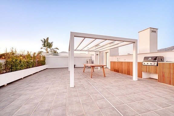 Lekker penthouse med 4 soverom, stor takterrasse og jacuzzi | Sentralt i San Pedro