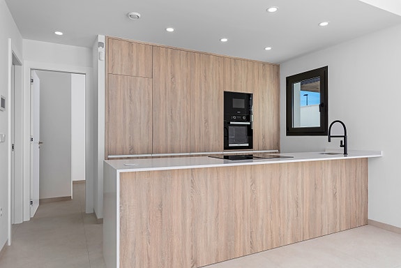 Kupp! Rålekker penthouse-leilighet med takterrasse | 3 soverom og 2 bad | Parkering