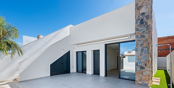 Kupp! Rålekker leilighet med stor terrasse | 3 soverom og 2 bad | Parkering