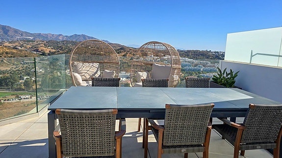 Eksklusiv penthouse med 4 soverom - Privat basseng, takterrasse og panoramautsikt