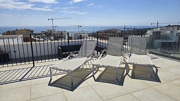 Eksklusiv penthouse med 4 soverom - Privat basseng, takterrasse og panoramautsikt