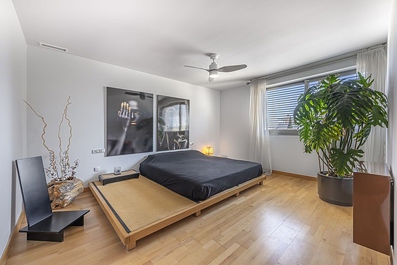 Penthouse med 5 soverom | Privat takterrasse, jacuzzi og store utearealer | Parkering og bod
